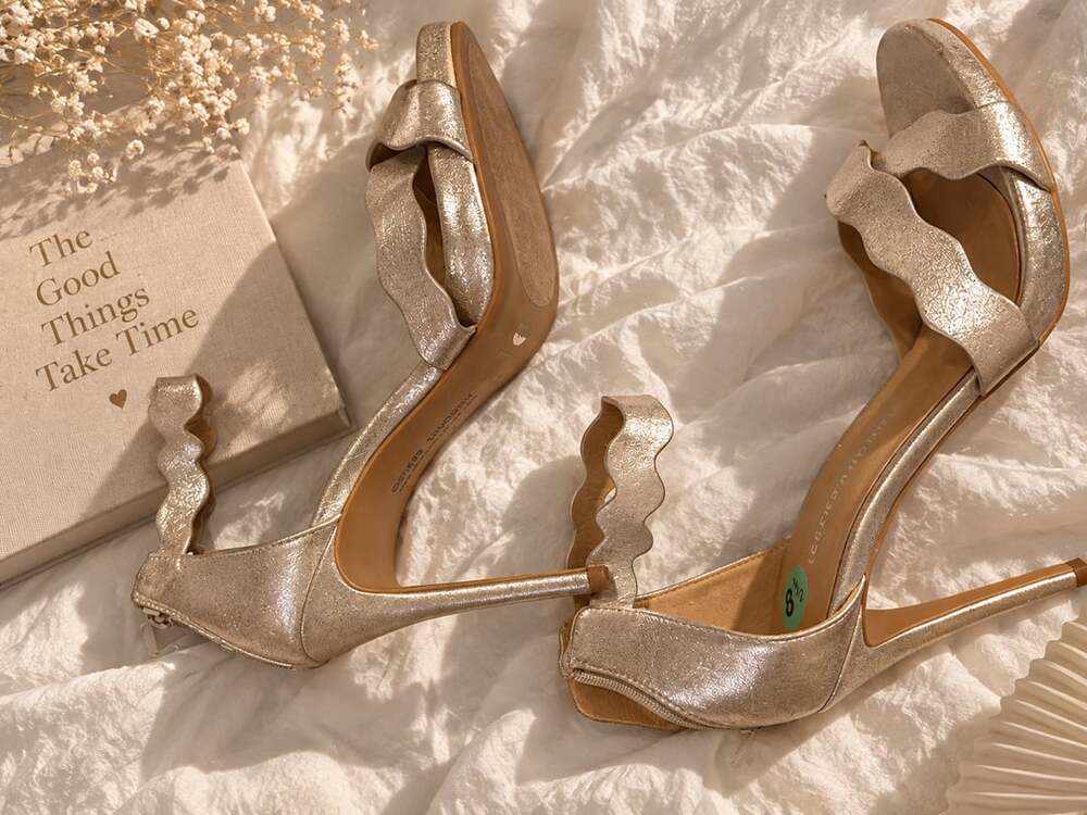 Chinese Laundry Stiletto Heel Sandals Size 8 1/2 Gold Metallic